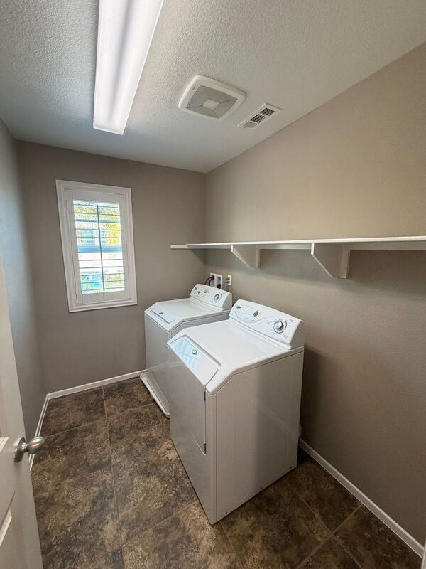 Building Photo - 27238 Avon Ln