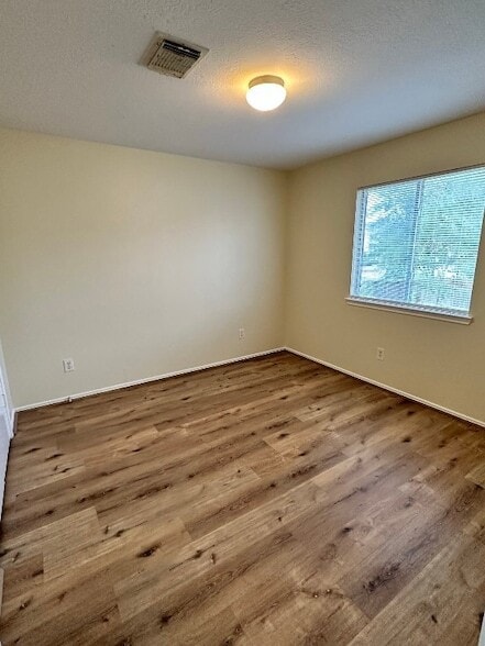 Building Photo - 1838 Strongs Ct