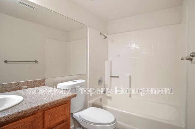 Building Photo - 1535 Apache Dr