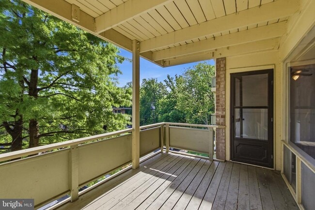 Building Photo - 7116 Donnell Pl