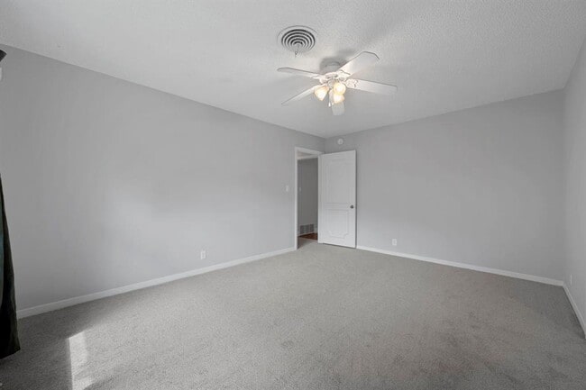 Building Photo - 3100 Whiteway Dr