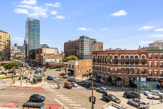 Building Photo - 805 N Milwaukee Ave