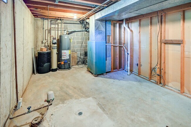 Building Photo - Katzfey-6715-6717 Century Ave