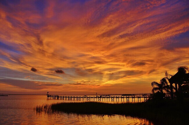 Building Photo - 500 Tiki Dr