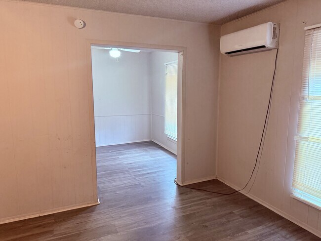 Building Photo - 1709 47th St