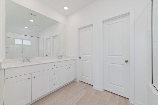 Building Photo - 26818 Lanes Dr