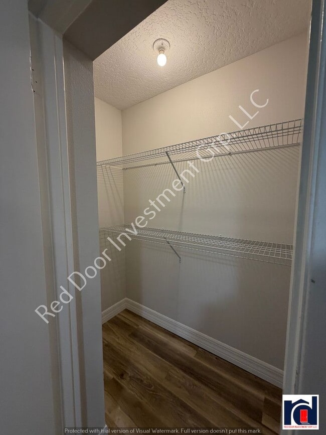 Building Photo - **MOVE IN SPECIAL** Renovated Spacious 2/2~w/All-in One Washer/Dryer & New AC~Deland