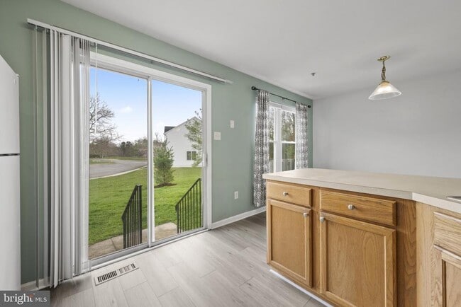 Building Photo - 703 Horse Chestnut Ct