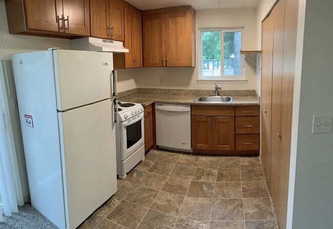 Building Photo - $1,850 - Two-Story, Two Bedrooms, One Bath Duplex, Close To Park, Ready To Lease