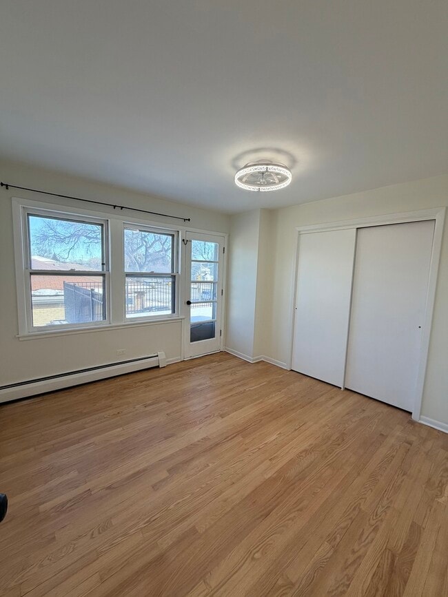 Building Photo - 2308 Oakton St