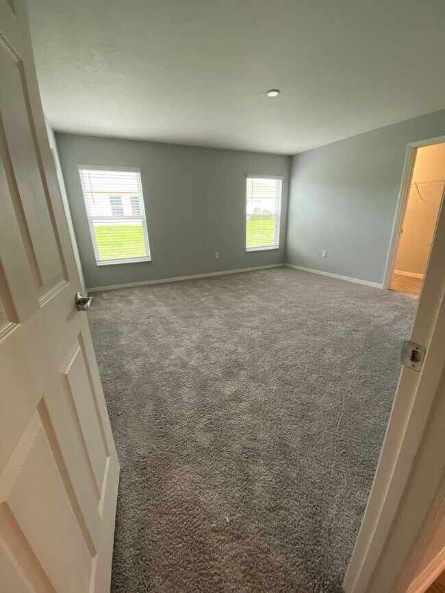 Building Photo - 595 Lorient Drive