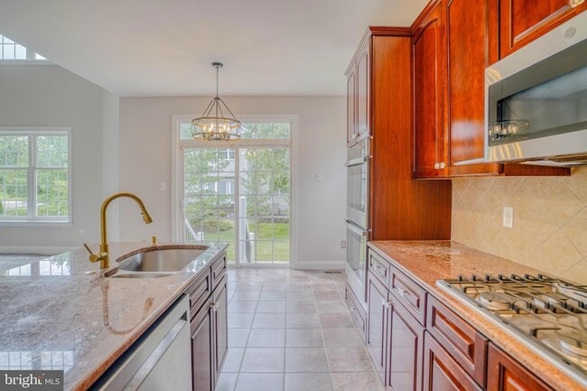 Building Photo - 9902 Player Dr