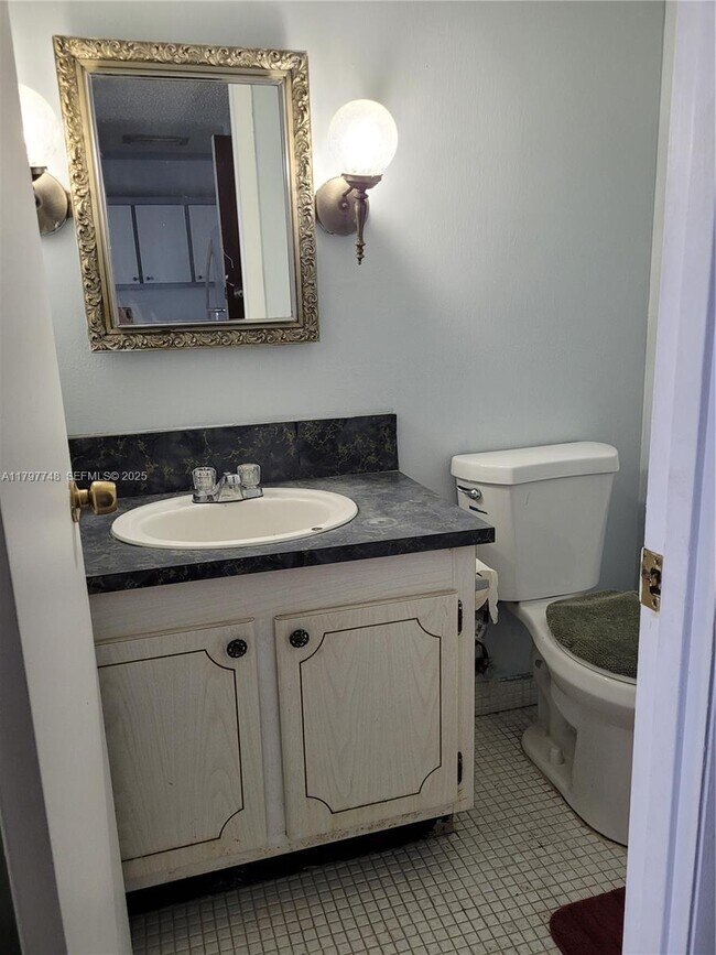 Building Photo - 2025 NE 164th St