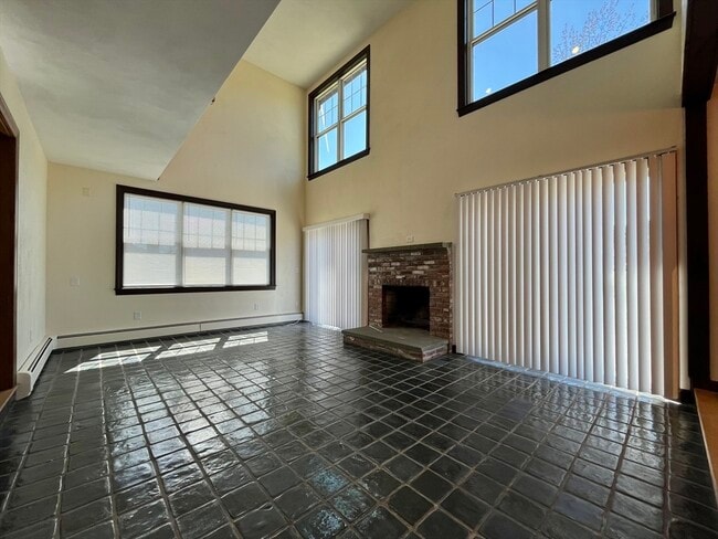 Building Photo - 1077 North St