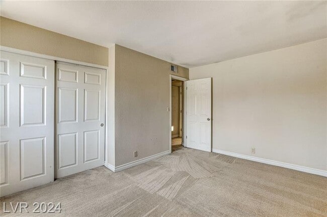Building Photo - 5314 River Glen Dr