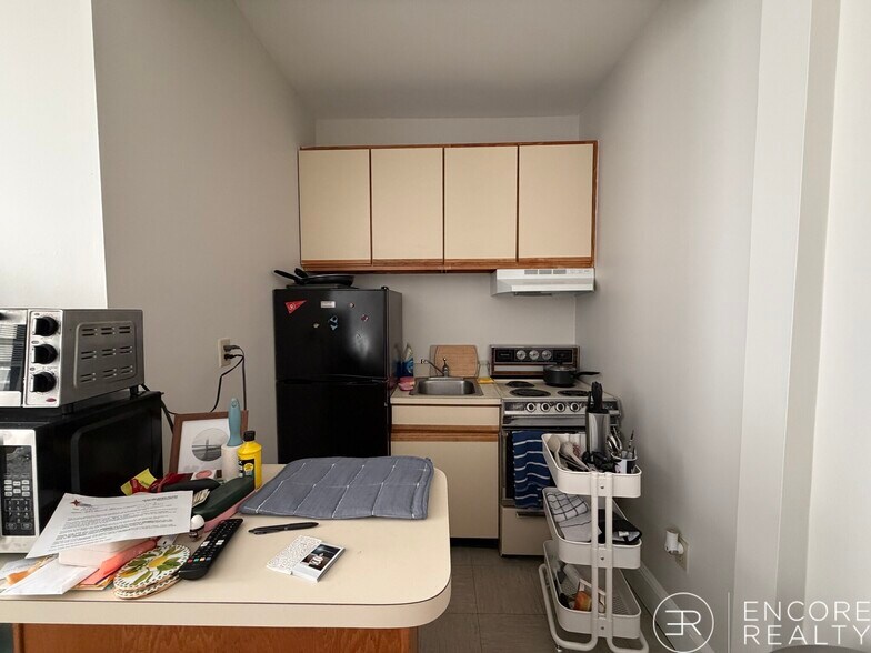 Building Photo - 8 Aberdeen St