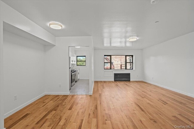 Building Photo - 671 Bronx River Rd