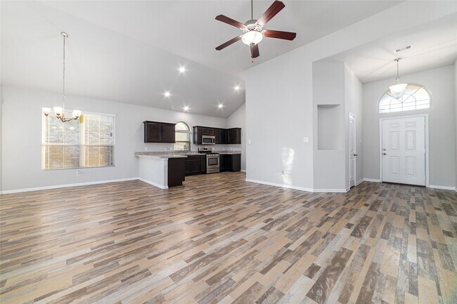 Building Photo - 5138 Royal Jasmine Pl