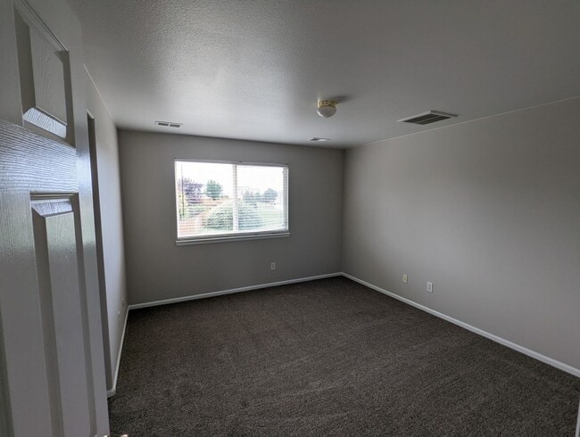 Building Photo - Gorgeous 2 Story 3 Bedroom 2.5 Baths in Dacono For Rent