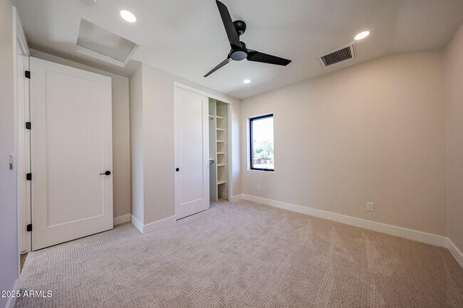 Building Photo - 6314 N 10th Dr