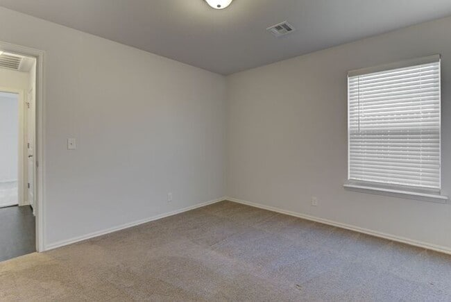 Building Photo - Pool + Park Community! 3/2/2 Plus Office!