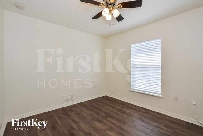 Building Photo - 1429 Lodge Terrace