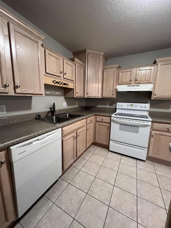 Building Photo - 3635 Indian Run Dr