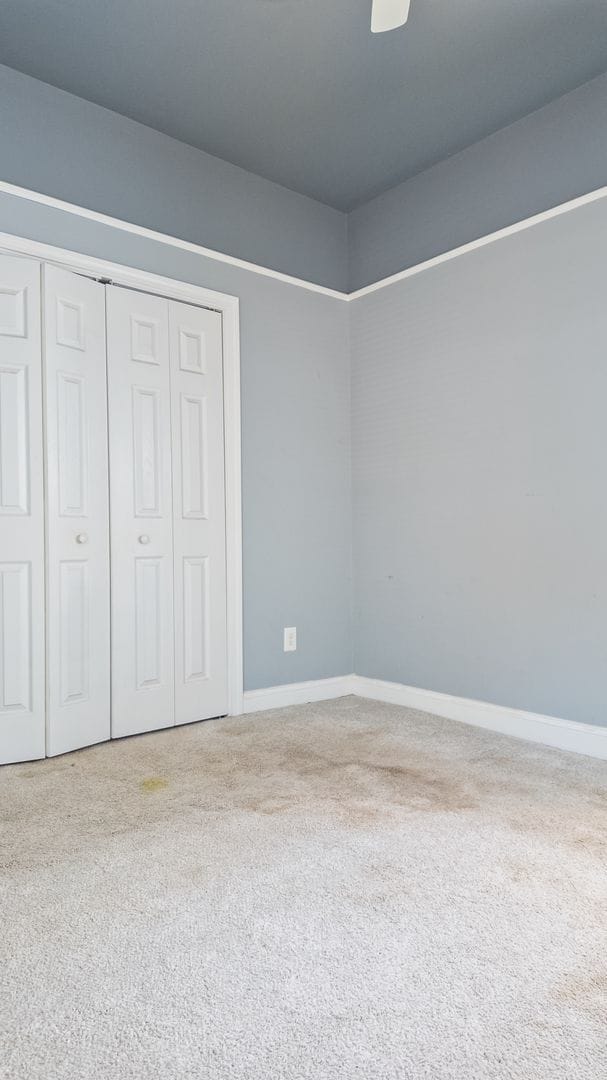 Building Photo - Spacious 4/3.5 w/ Master on Main and Fully...