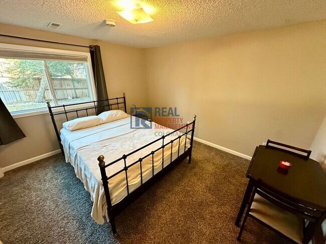 Building Photo - 19907 E Crestline Pl