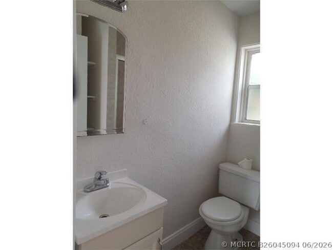 Building Photo - 4565 N Ocean Dr