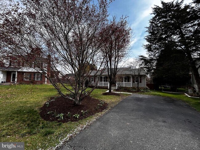 Building Photo - 123 Meadowbrooke Pl