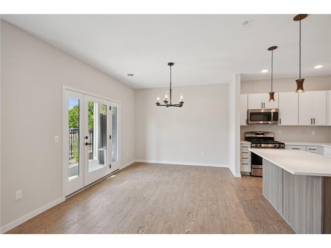 Building Photo - 4760 Ironwood Cir