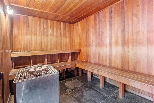 Building Photo - 133 NE 2nd Ave