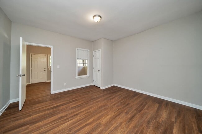 Building Photo - Plenty of Space Inside & Out – 4BR/2BA in Hueytown!