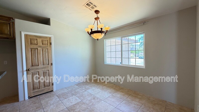 Building Photo - 9751 Palm Dr