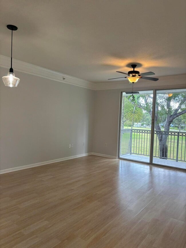Building Photo - 2050 Alta Meadows Ln