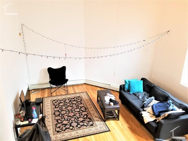 Building Photo - Nice 2 bed in South End