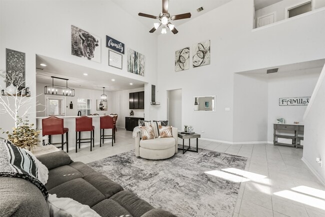 Building Photo - 10018 Chase Ct