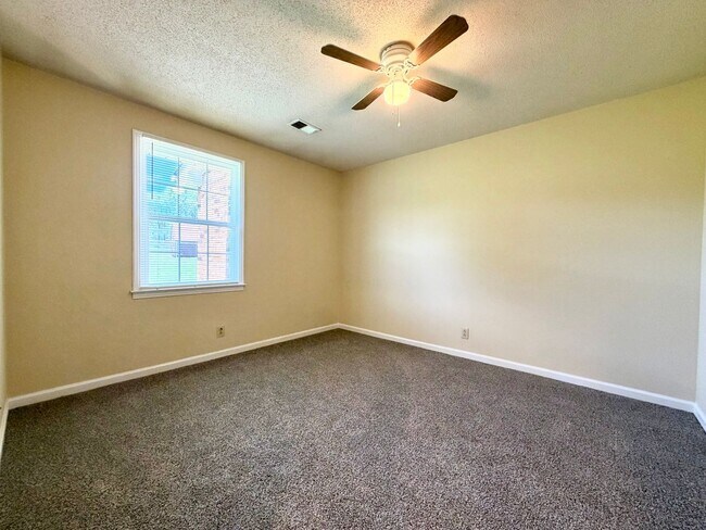 Building Photo - Bancroft Circle Apartments