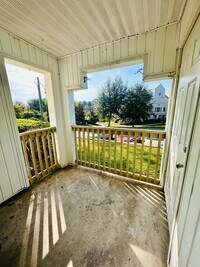 Building Photo - 110 5th St