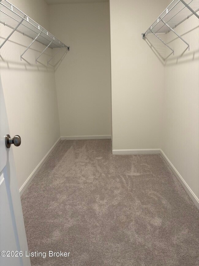 Building Photo - 11142 Castlebrook Dr