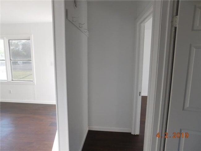 Building Photo - 407 North Dr