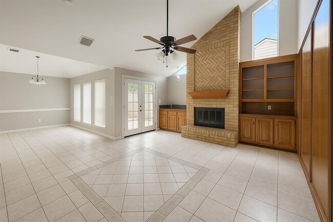Building Photo - 14211 Woodnook Dr