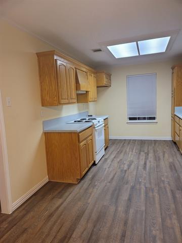 Building Photo - 1204 FM310