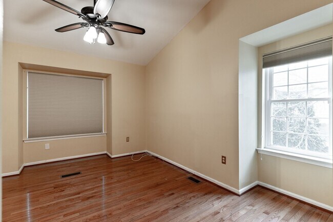 Building Photo - 48 Avonshire Ct