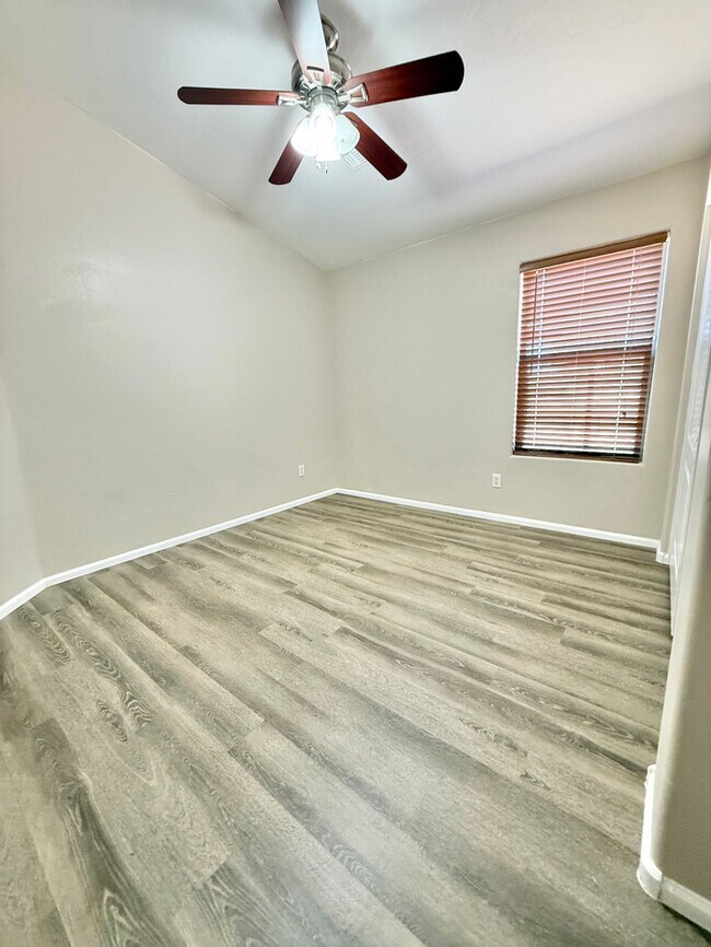 Building Photo - Amazing 4-Bedroom Home W/ POOL Service