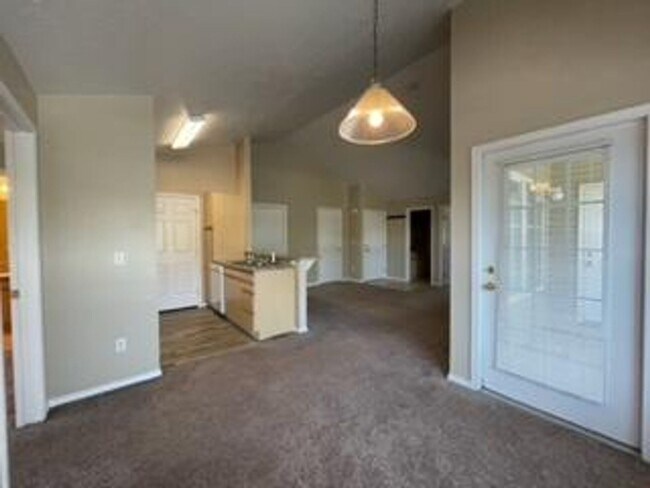 Building Photo - 213 N Avenger Ln