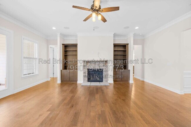 Building Photo - 4004 Petersburg Dr