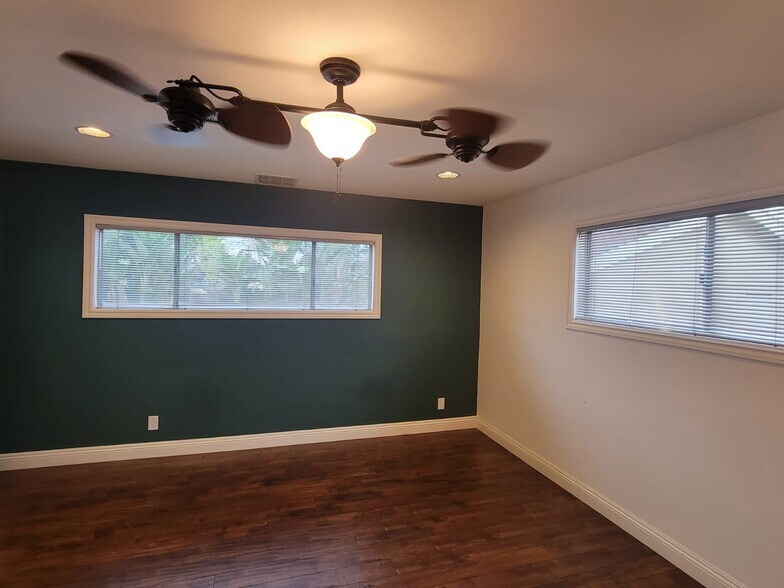 Building Photo - 17565 Bullock St