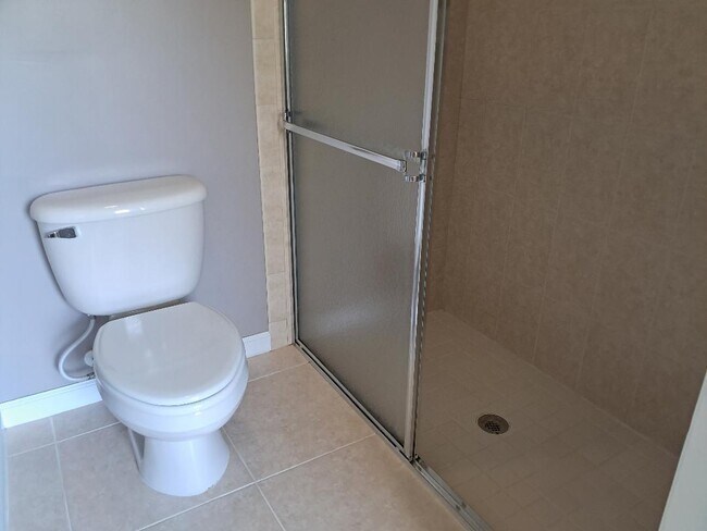 Building Photo - 242 SW Amesbury Ave